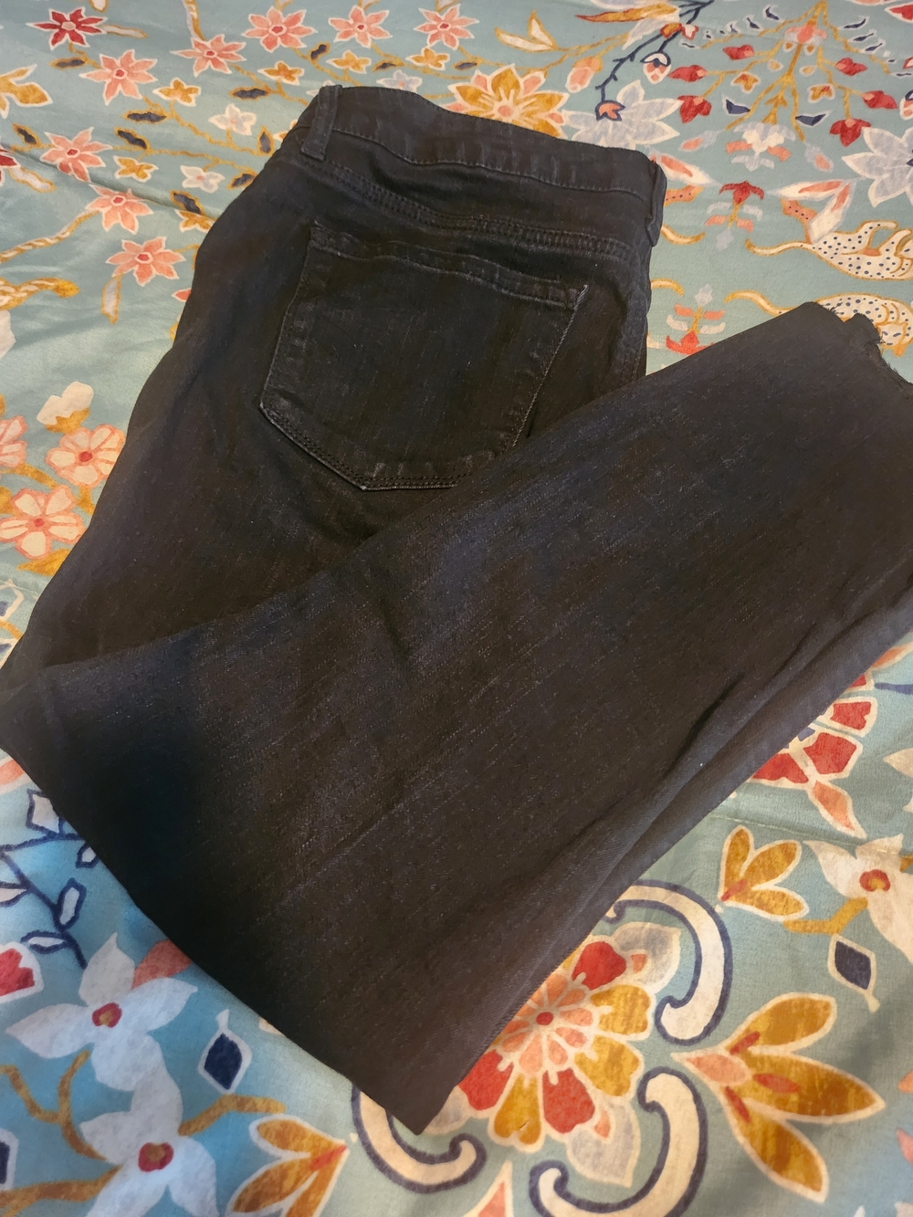 Classic Women's Dark Wash Jeans - Black